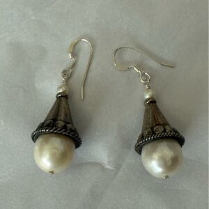 Chic sterling Silver and Pearl Cone Earrings